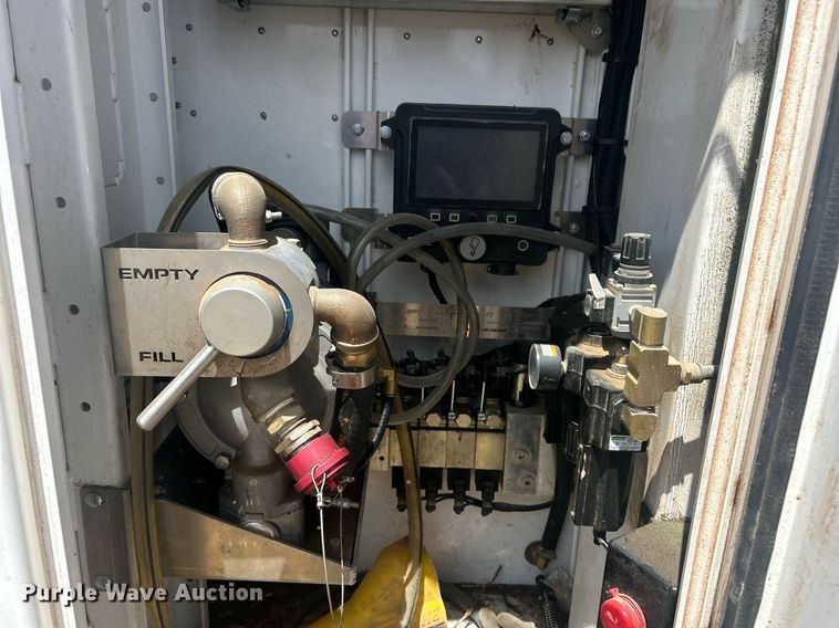 image for item EQ0511 2022 Peterbilt 337 utility / service truck