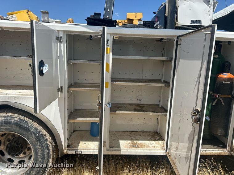 image for item EQ0511 2022 Peterbilt 337 utility / service truck