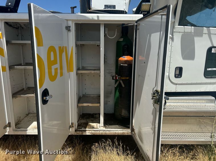 image for item EQ0511 2022 Peterbilt 337 utility / service truck