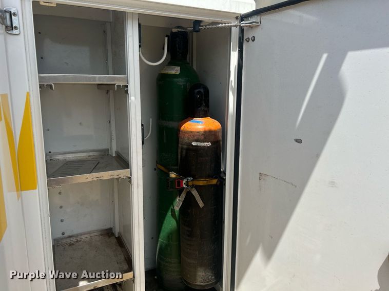 image for item EQ0511 2022 Peterbilt 337 utility / service truck