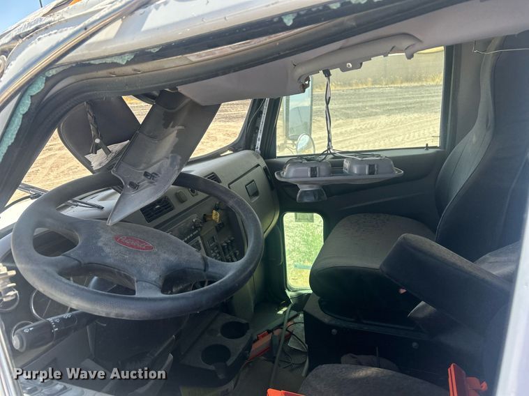 image for item EQ0511 2022 Peterbilt 337 utility / service truck