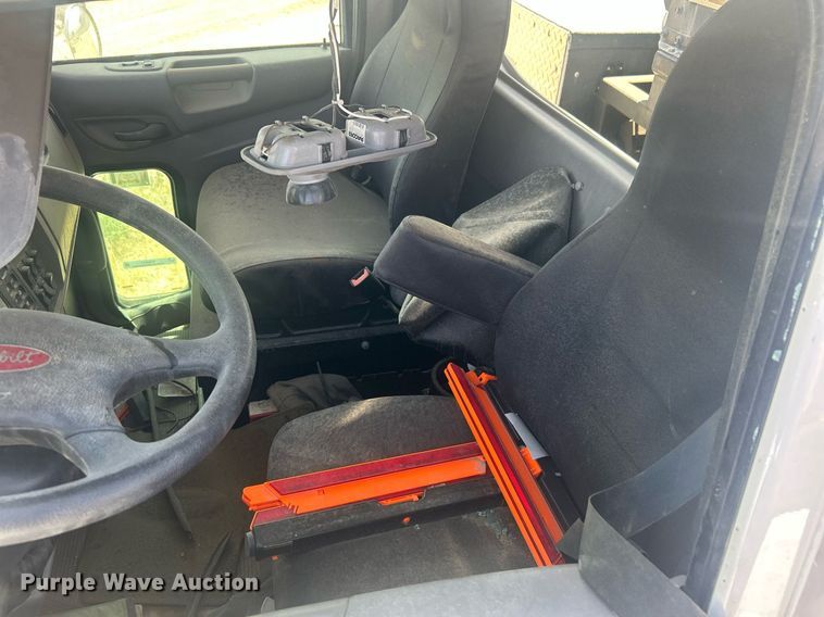 image for item EQ0511 2022 Peterbilt 337 utility / service truck