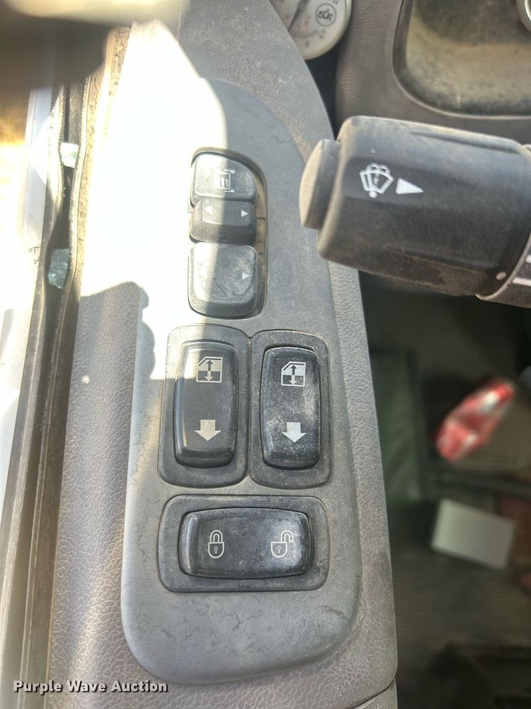 image for item EQ0511 2022 Peterbilt 337 utility / service truck