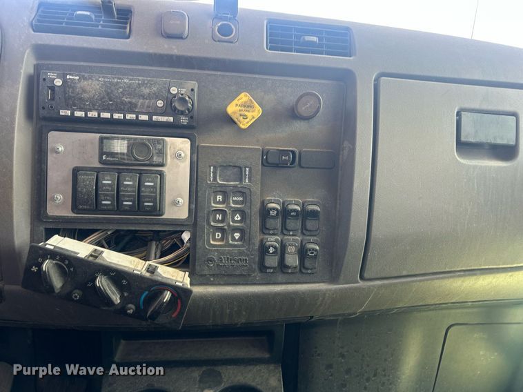 image for item EQ0511 2022 Peterbilt 337 utility / service truck