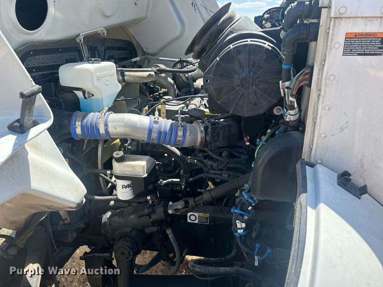 image for item EQ0511 2022 Peterbilt 337 utility / service truck