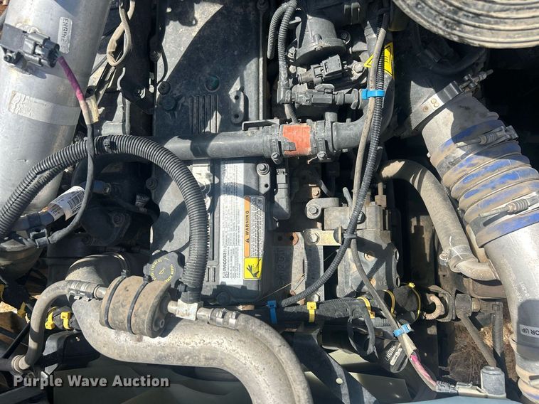 image for item EQ0511 2022 Peterbilt 337 utility / service truck