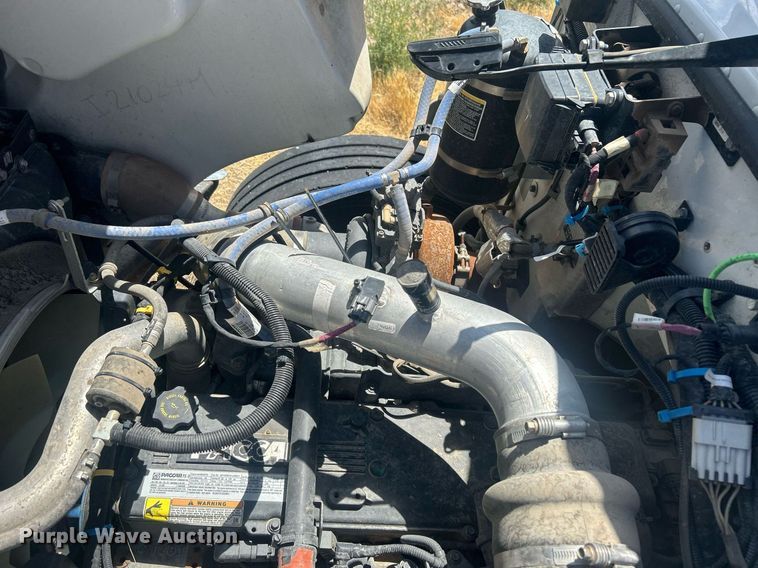 image for item EQ0511 2022 Peterbilt 337 utility / service truck