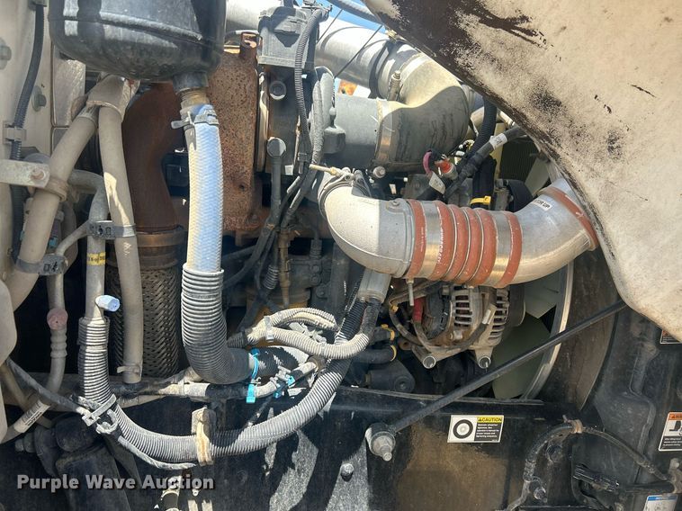 image for item EQ0511 2022 Peterbilt 337 utility / service truck