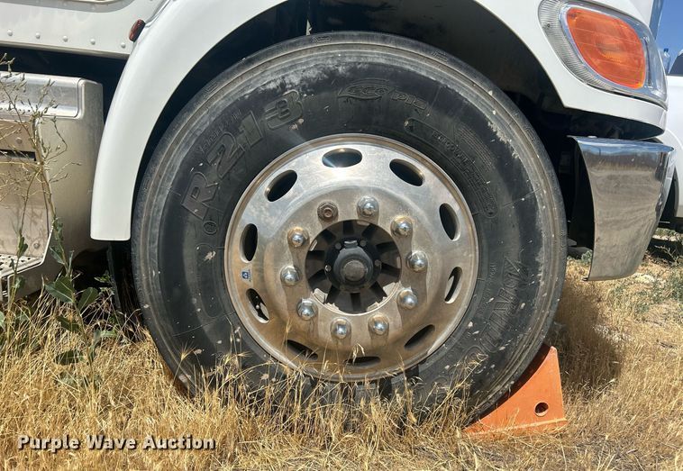 image for item EQ0511 2022 Peterbilt 337 utility / service truck