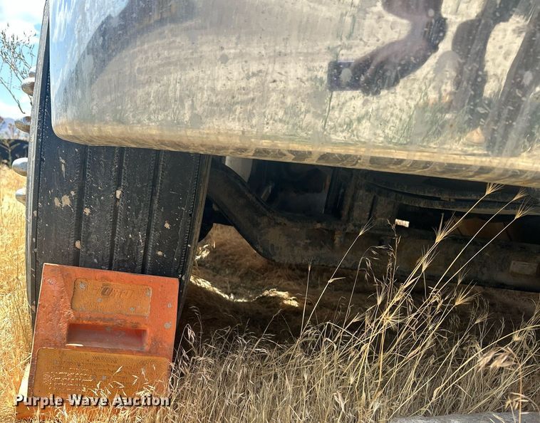 image for item EQ0511 2022 Peterbilt 337 utility / service truck