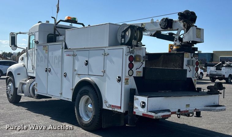 image for item EQ0512 2016 Peterbilt 337 utility / service truck