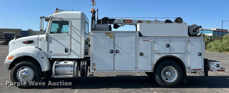 image for item EQ0512 2016 Peterbilt 337 utility / service truck