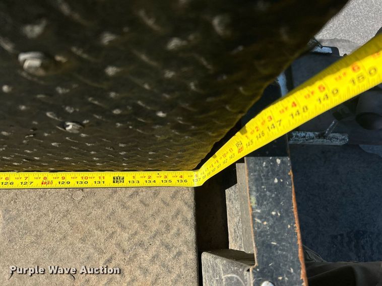 image for item EQ0512 2016 Peterbilt 337 utility / service truck