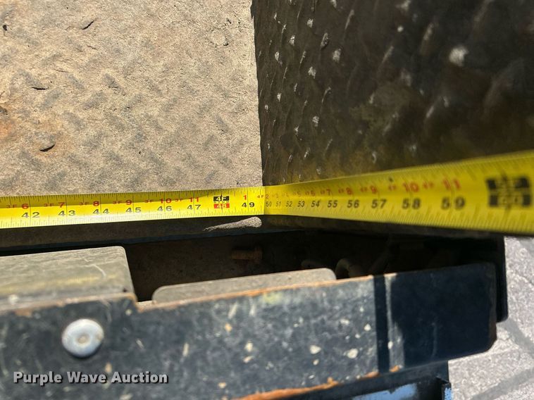 image for item EQ0512 2016 Peterbilt 337 utility / service truck