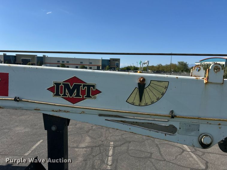 image for item EQ0512 2016 Peterbilt 337 utility / service truck