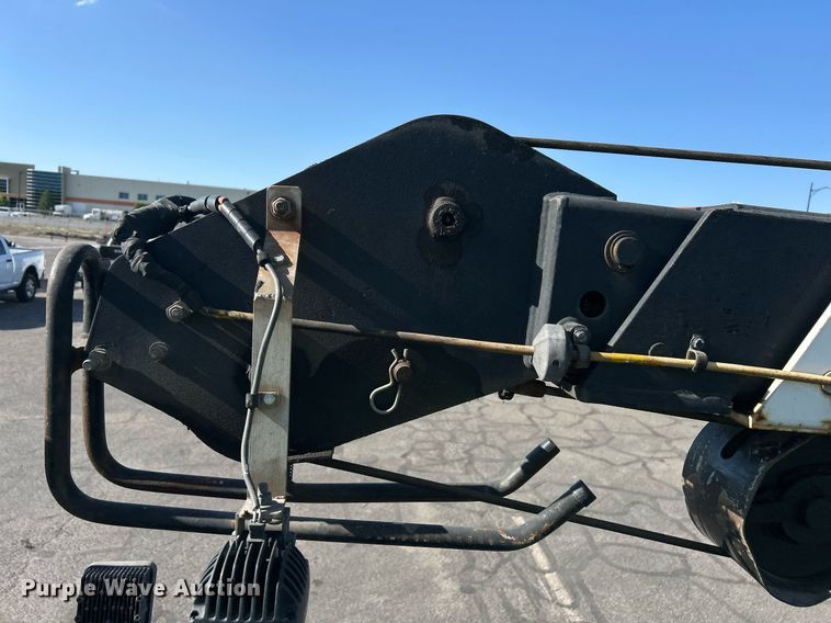 image for item EQ0512 2016 Peterbilt 337 utility / service truck