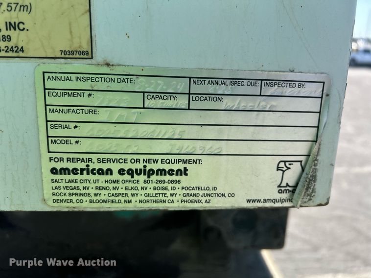 image for item EQ0512 2016 Peterbilt 337 utility / service truck