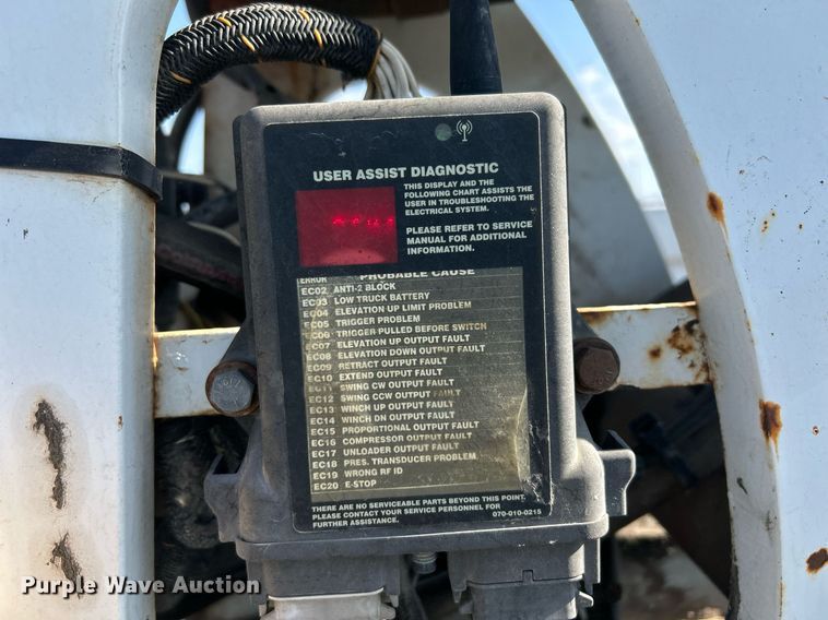 image for item EQ0512 2016 Peterbilt 337 utility / service truck