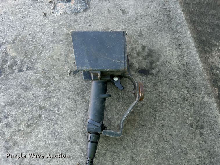 image for item EQ0512 2016 Peterbilt 337 utility / service truck