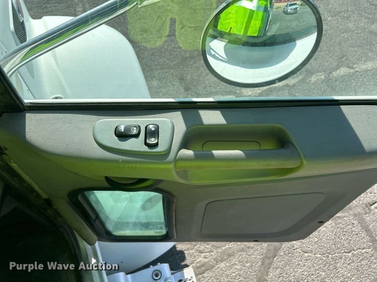 image for item EQ0512 2016 Peterbilt 337 utility / service truck