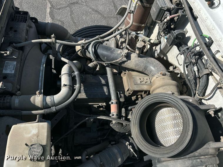 image for item EQ0512 2016 Peterbilt 337 utility / service truck