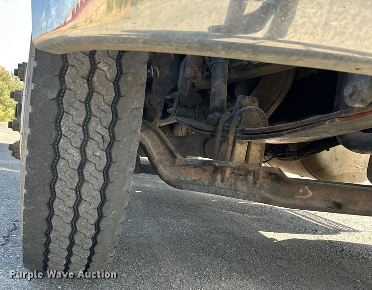 image for item EQ0512 2016 Peterbilt 337 utility / service truck