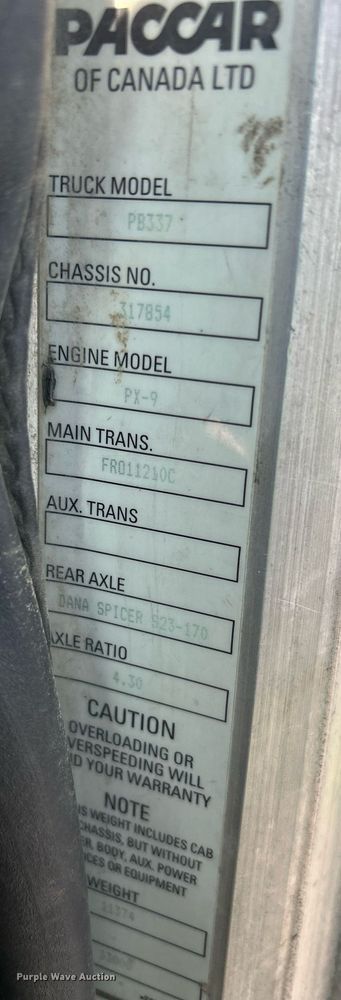 image for item EQ0512 2016 Peterbilt 337 utility / service truck