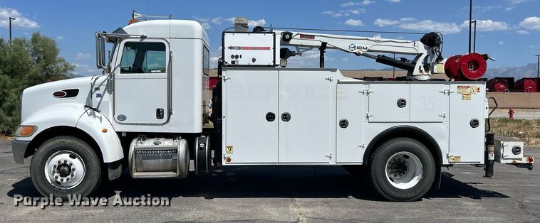image for item EQ0513 2015 Peterbilt 337 utility / service truck