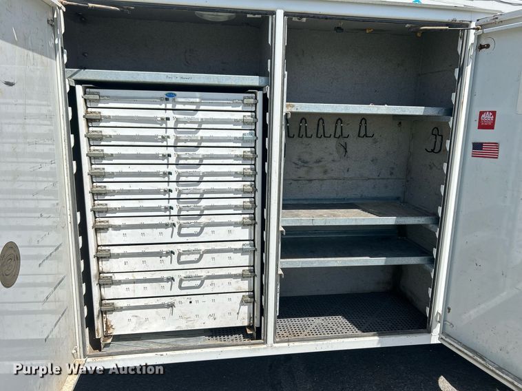 image for item EQ0513 2015 Peterbilt 337 utility / service truck