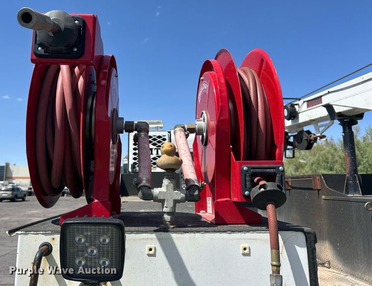 image for item EQ0513 2015 Peterbilt 337 utility / service truck