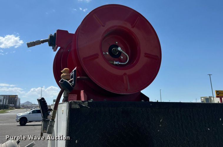 image for item EQ0513 2015 Peterbilt 337 utility / service truck