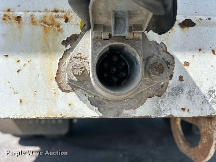 image for item EQ0513 2015 Peterbilt 337 utility / service truck