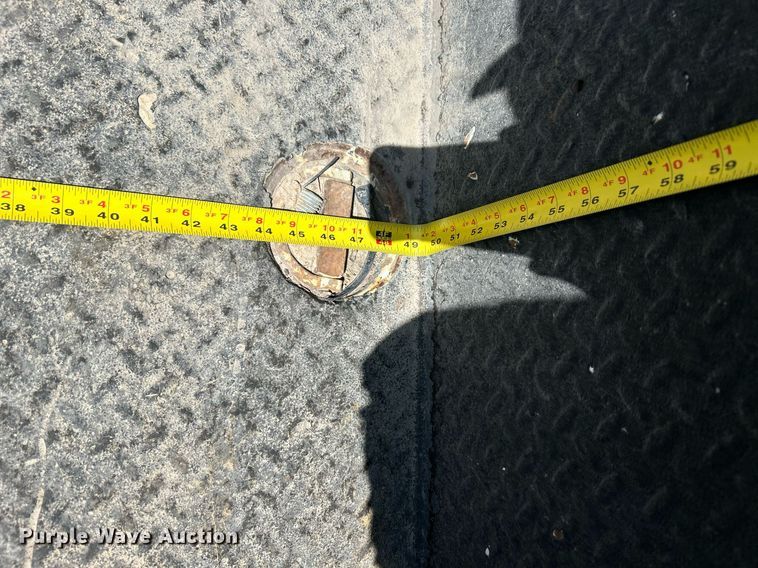 image for item EQ0513 2015 Peterbilt 337 utility / service truck