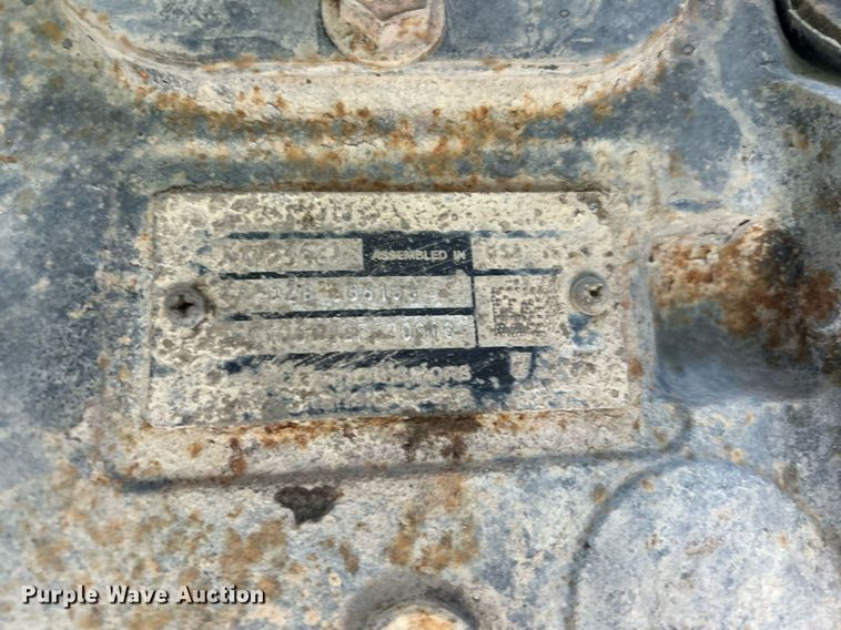 image for item EQ0513 2015 Peterbilt 337 utility / service truck