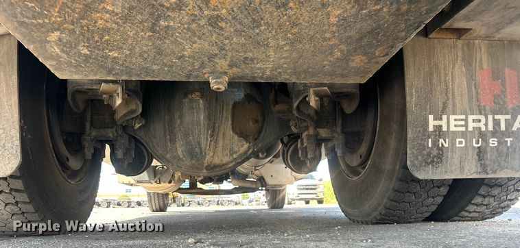 image for item EQ0513 2015 Peterbilt 337 utility / service truck