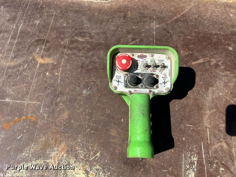 image for item EQ0513 2015 Peterbilt 337 utility / service truck