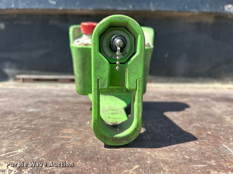 image for item EQ0513 2015 Peterbilt 337 utility / service truck