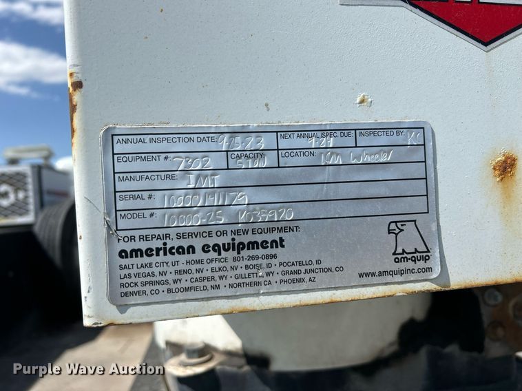 image for item EQ0513 2015 Peterbilt 337 utility / service truck