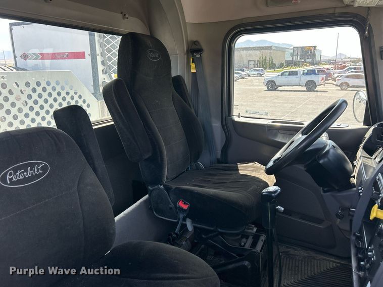 image for item EQ0513 2015 Peterbilt 337 utility / service truck