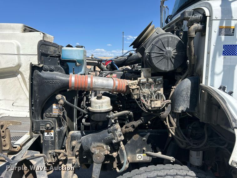 image for item EQ0513 2015 Peterbilt 337 utility / service truck