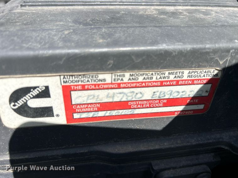 image for item EQ0513 2015 Peterbilt 337 utility / service truck