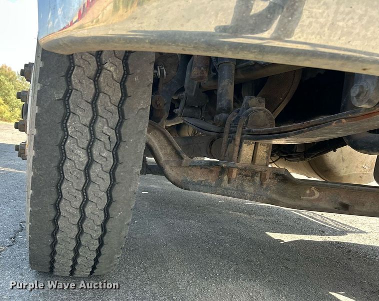 image for item EQ0513 2015 Peterbilt 337 utility / service truck