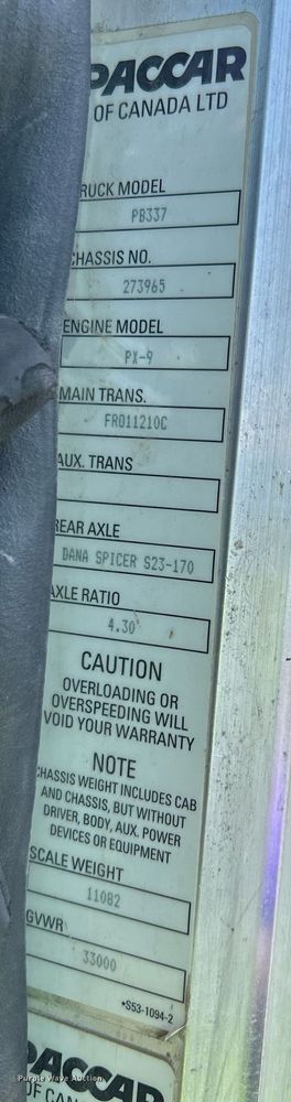 image for item EQ0513 2015 Peterbilt 337 utility / service truck