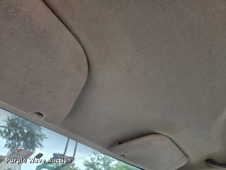 image for item EQ4071 2007 Ford F750 flatbed truck