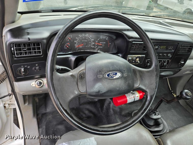 image for item EQ4071 2007 Ford F750 flatbed truck