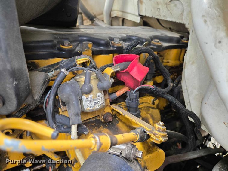 image for item EQ4071 2007 Ford F750 flatbed truck