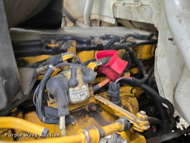 image for item EQ4071 2007 Ford F750 flatbed truck