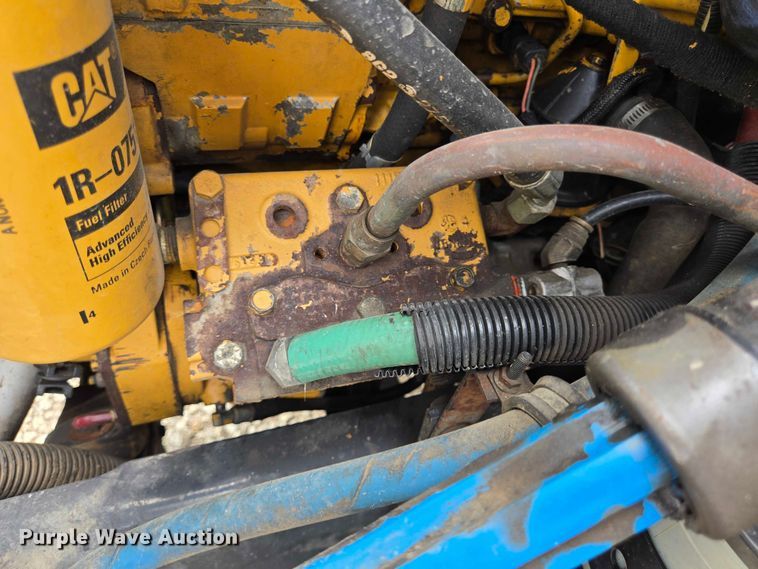 image for item EQ4071 2007 Ford F750 flatbed truck