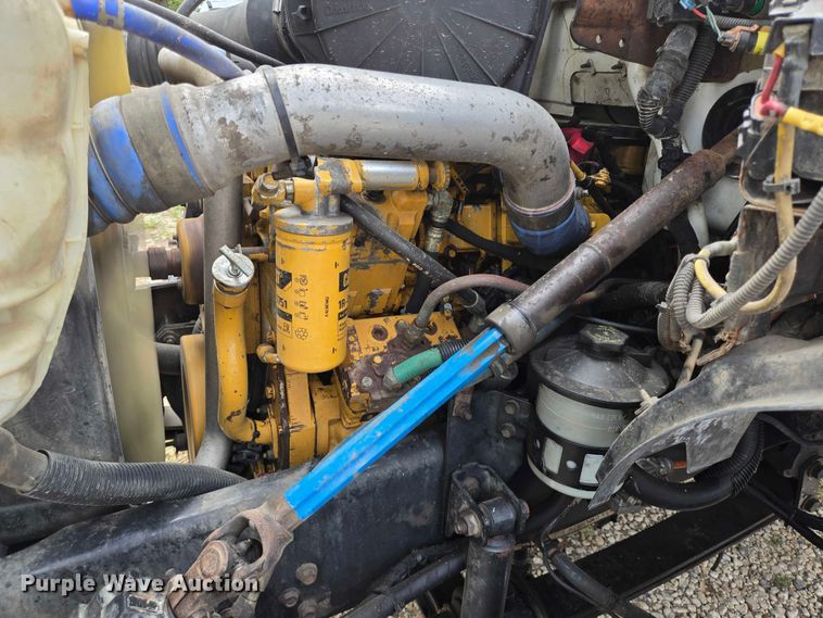 image for item EQ4071 2007 Ford F750 flatbed truck