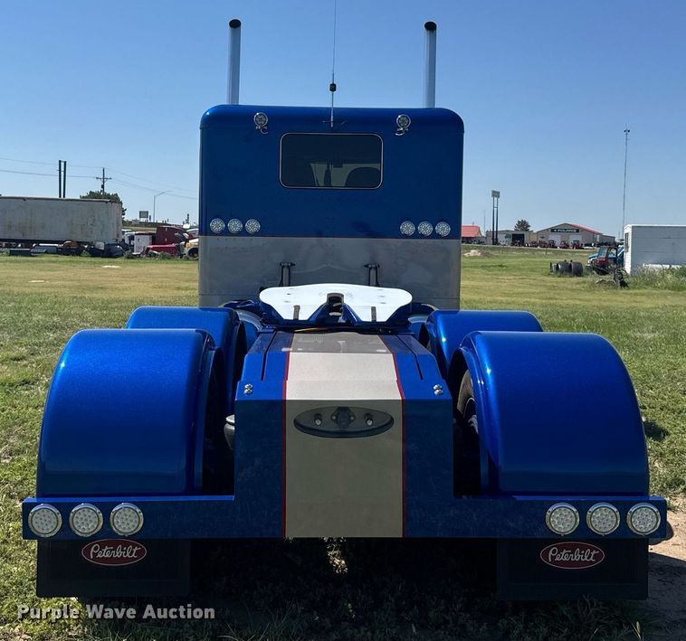 image for item ER2138 1978 Peterbilt 359 semi truck